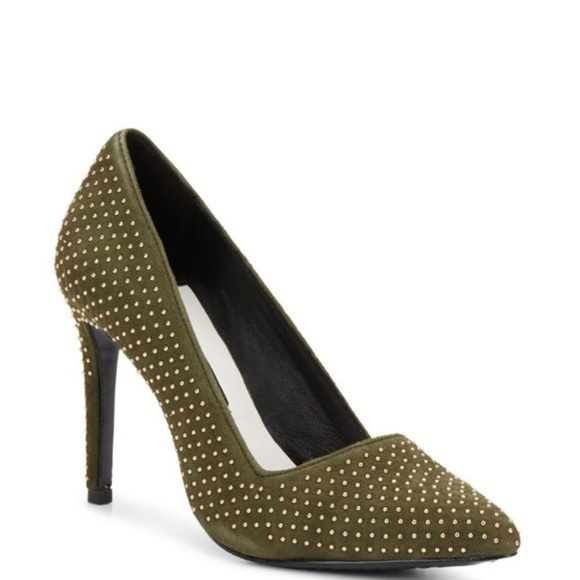 Alice + Olivia Shoes - 🎉3X HP🎉Alice + Olivia Green Suede Studded Pumps
